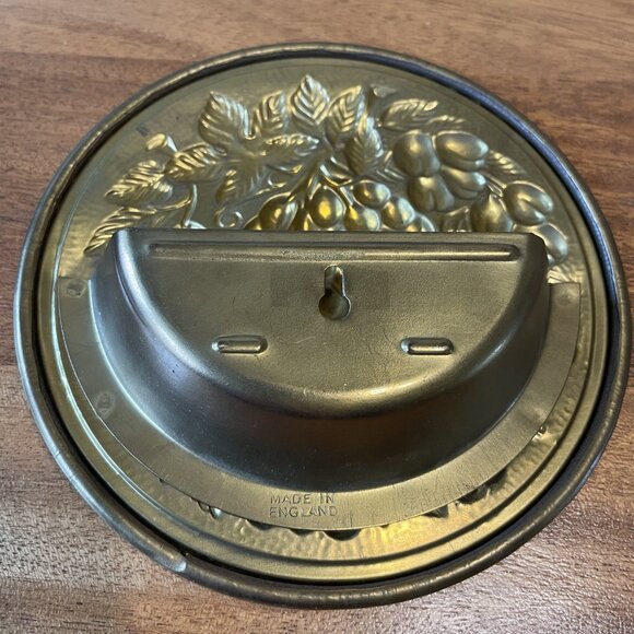 Set Vintage Hammered Brass Fruit Motif Wall Pockets MCM, English country, winery - Picture 4 of 11